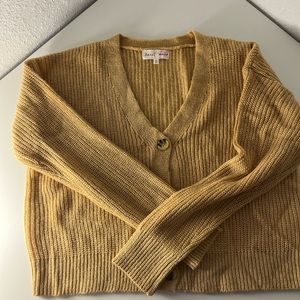 Aesthetic Honey Colored sweater 🧡💛